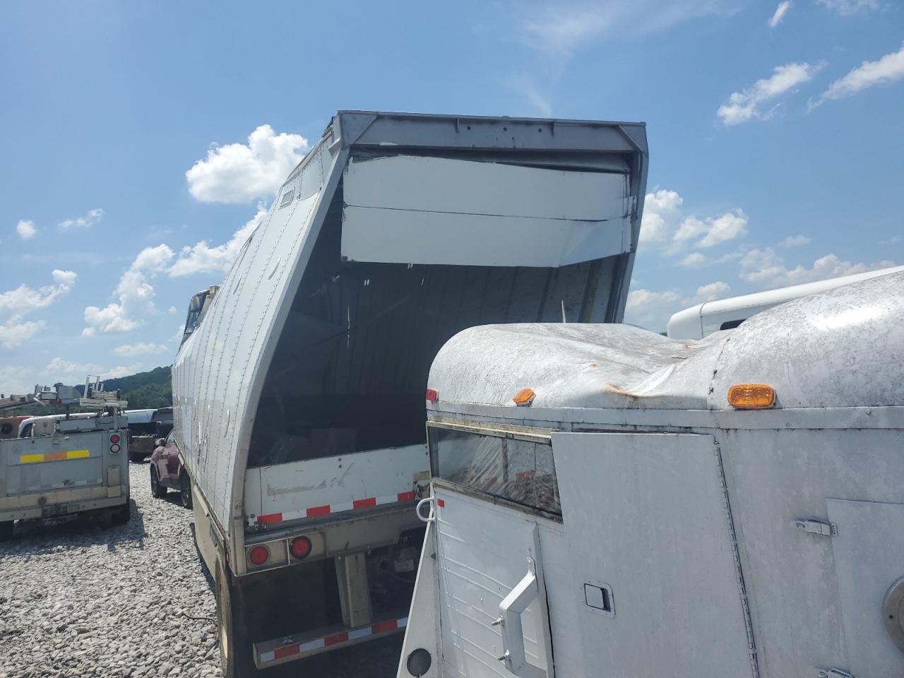 Lot #3206330110 2010 GREA TRAILER