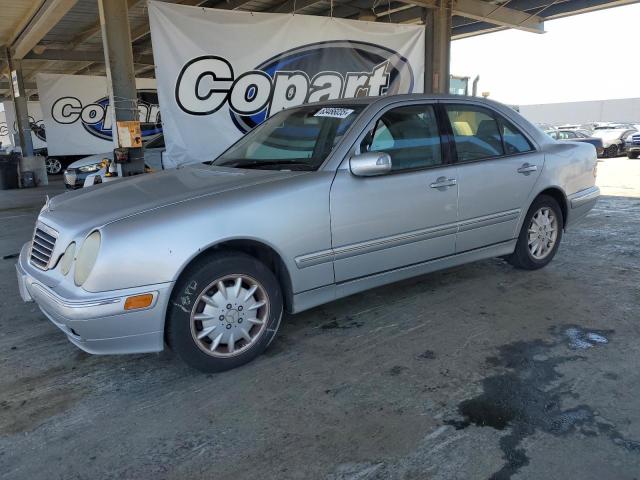 MERCEDES-BENZ E 320