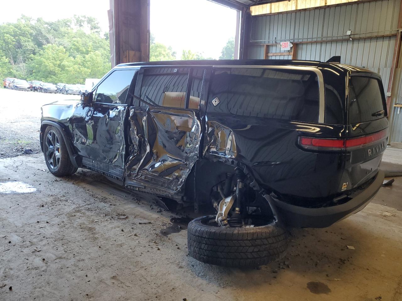 RIVIAN R1S ADVENTURE