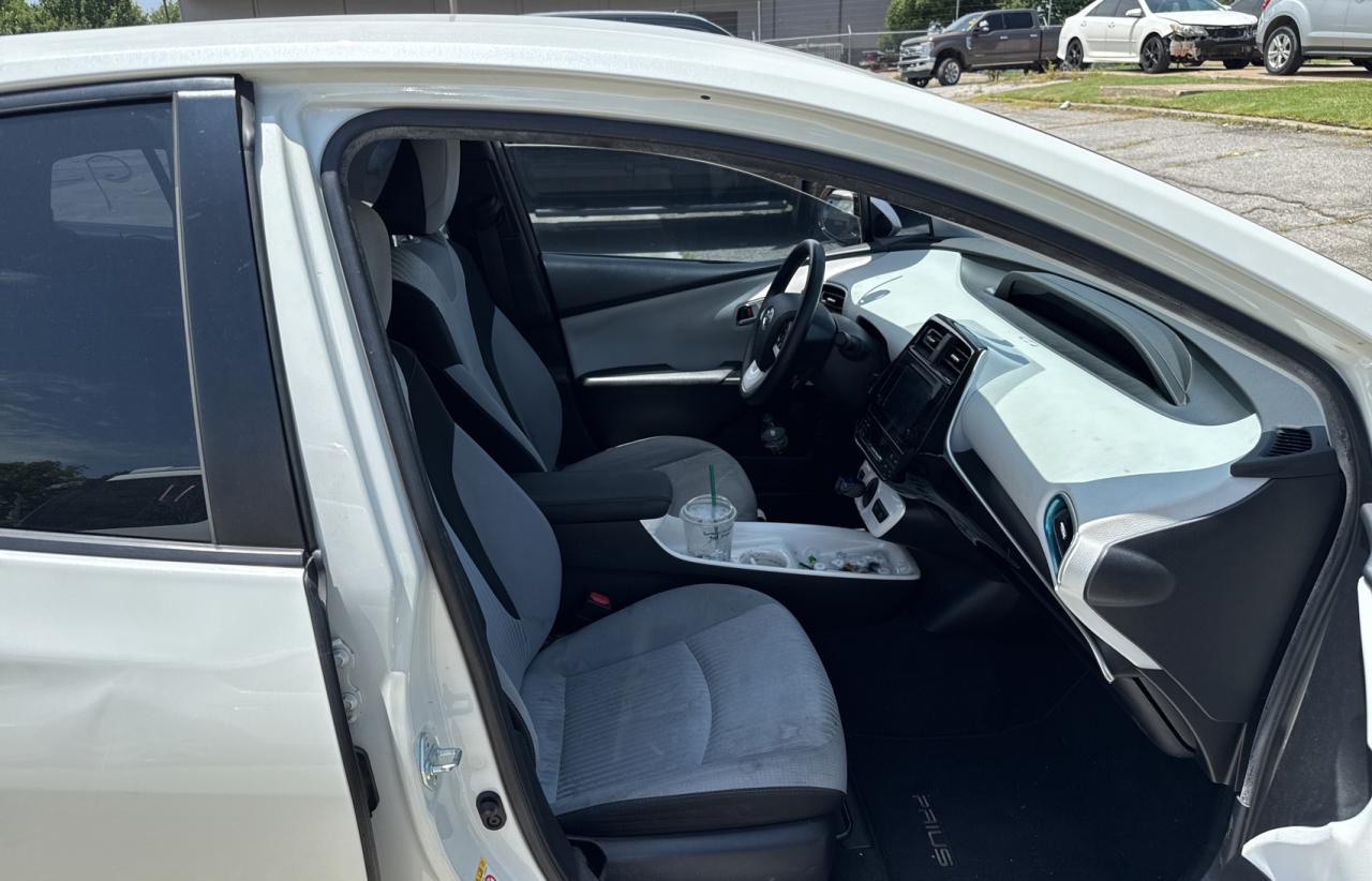 Toyota Prius 2016
