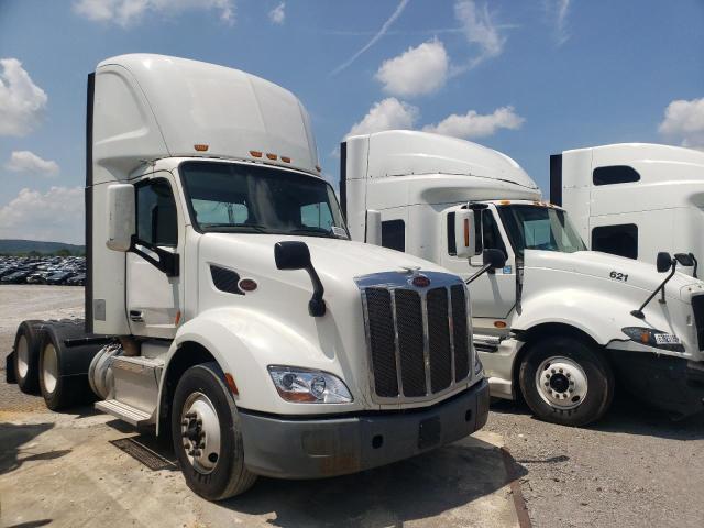 PETERBILT TRACTOR 579 2016 white tractor diesel 1XPBD49X1GD360609 photo #1
