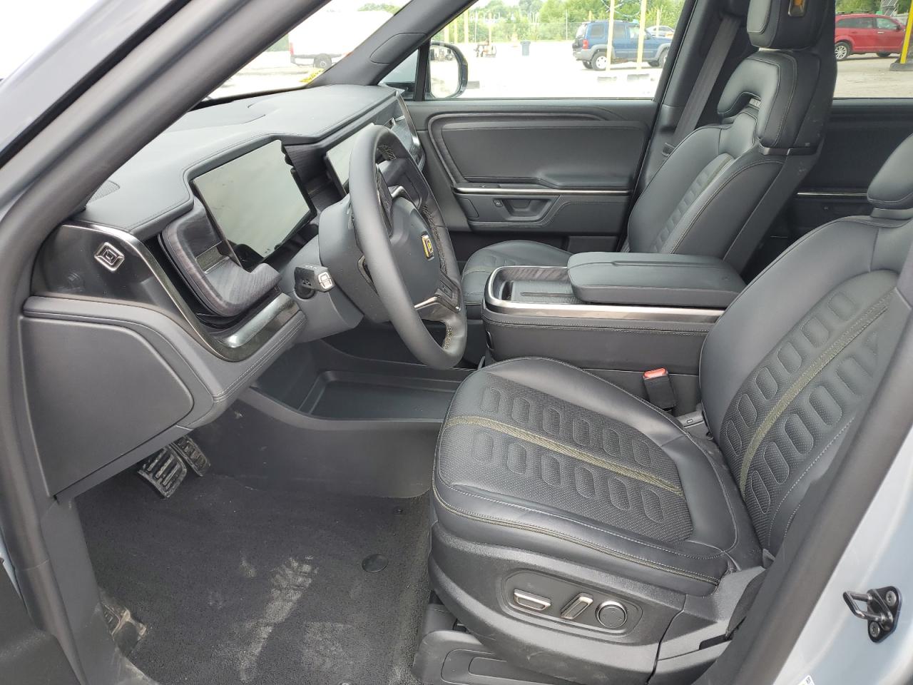 RIVIAN R1S ADVENTURE