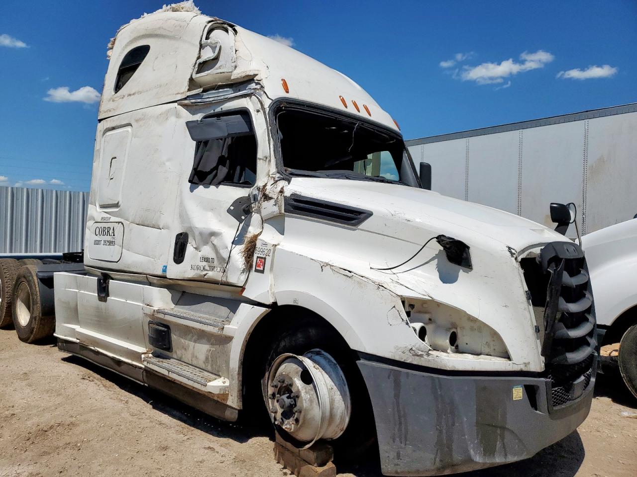 Lot #3318094396 2023 FREIGHTLINER CASCADIA 1