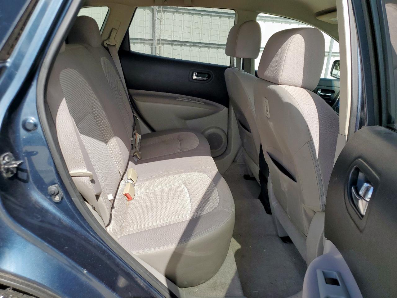 Nissan Rogue s 2013
