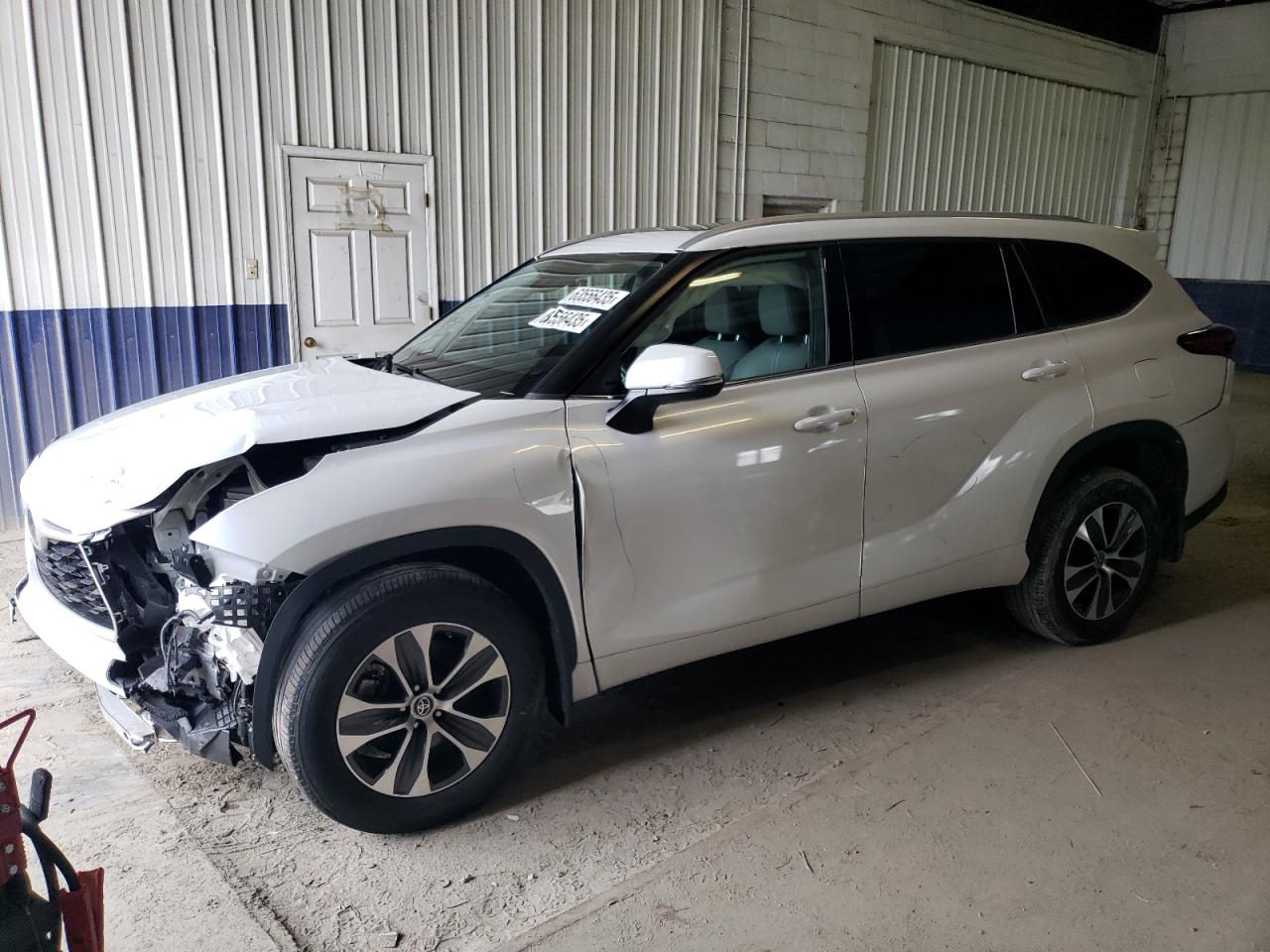 TOYOTA HIGHLANDER XLE