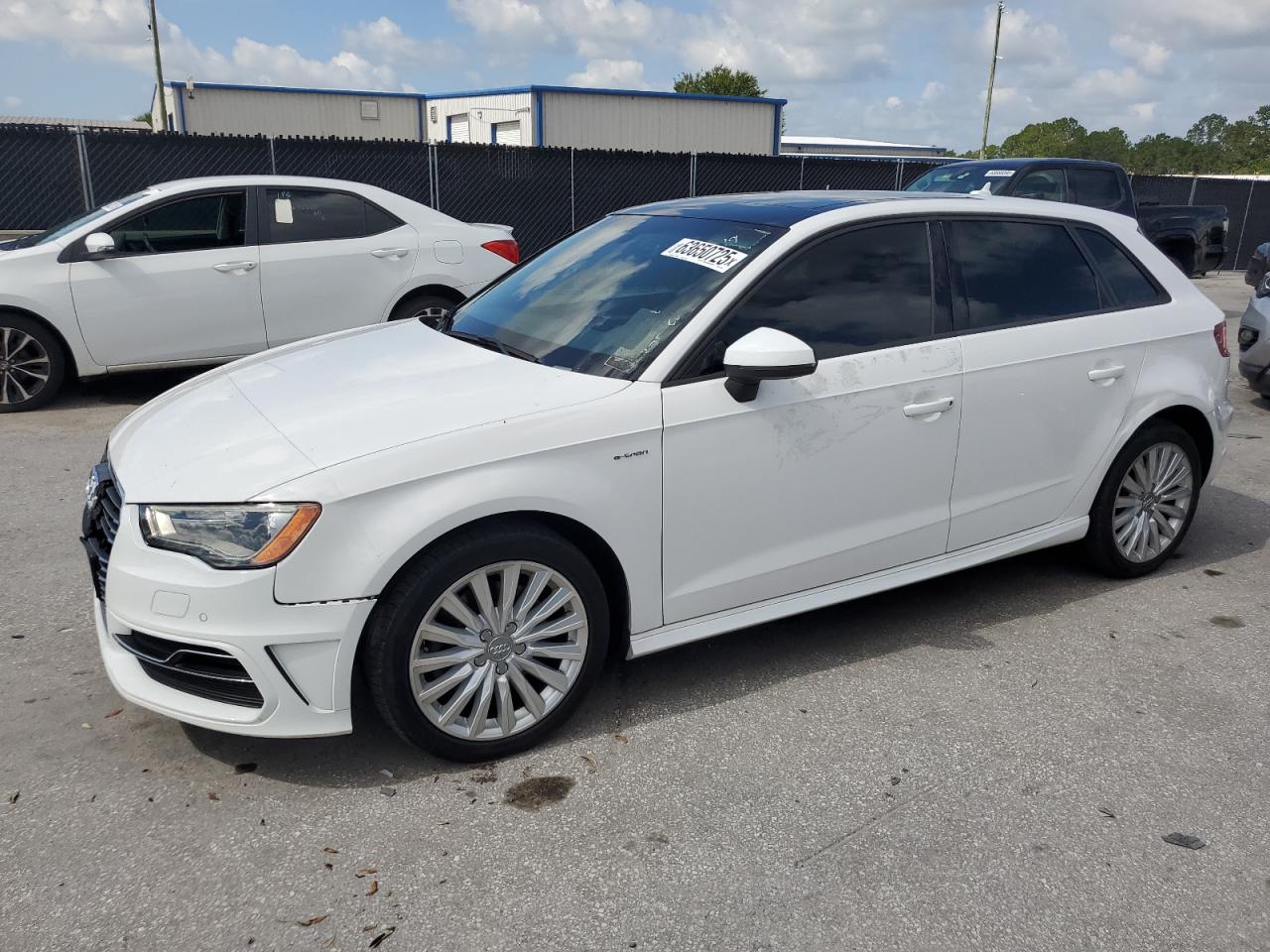 AUDI A3 E-TRON PREMIUM