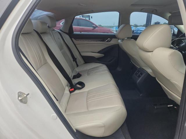 2018 HONDA ACCORD TOU 1HGCV2F97JA022302