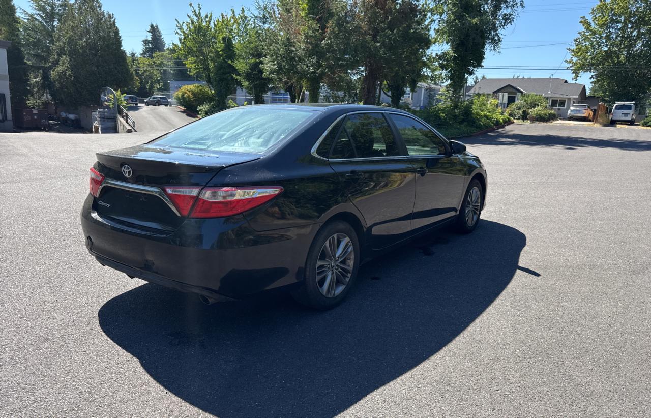 Toyota Camry le 2017