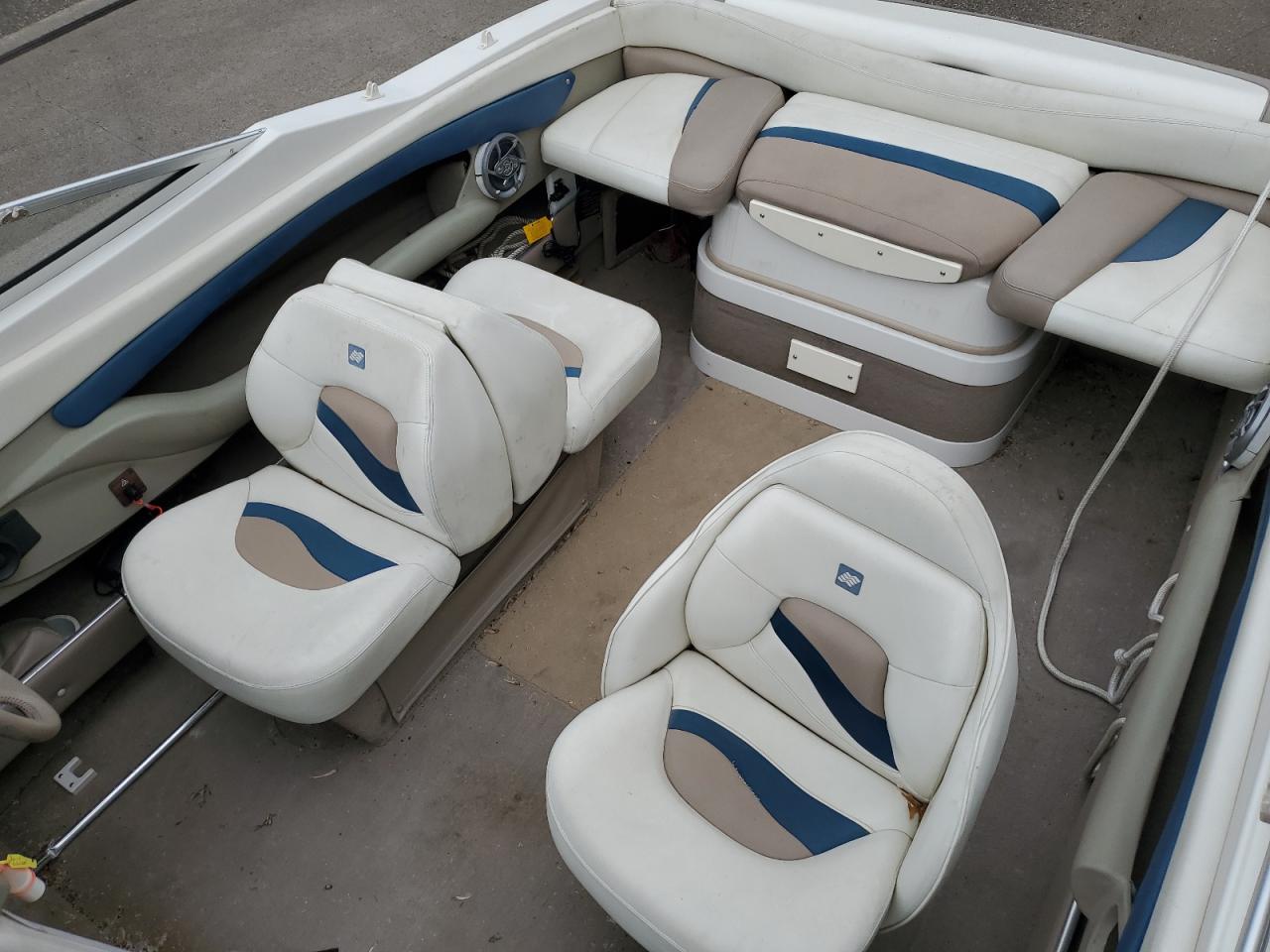 Lot #3215918805 1998 FOUR WINNS BOAT