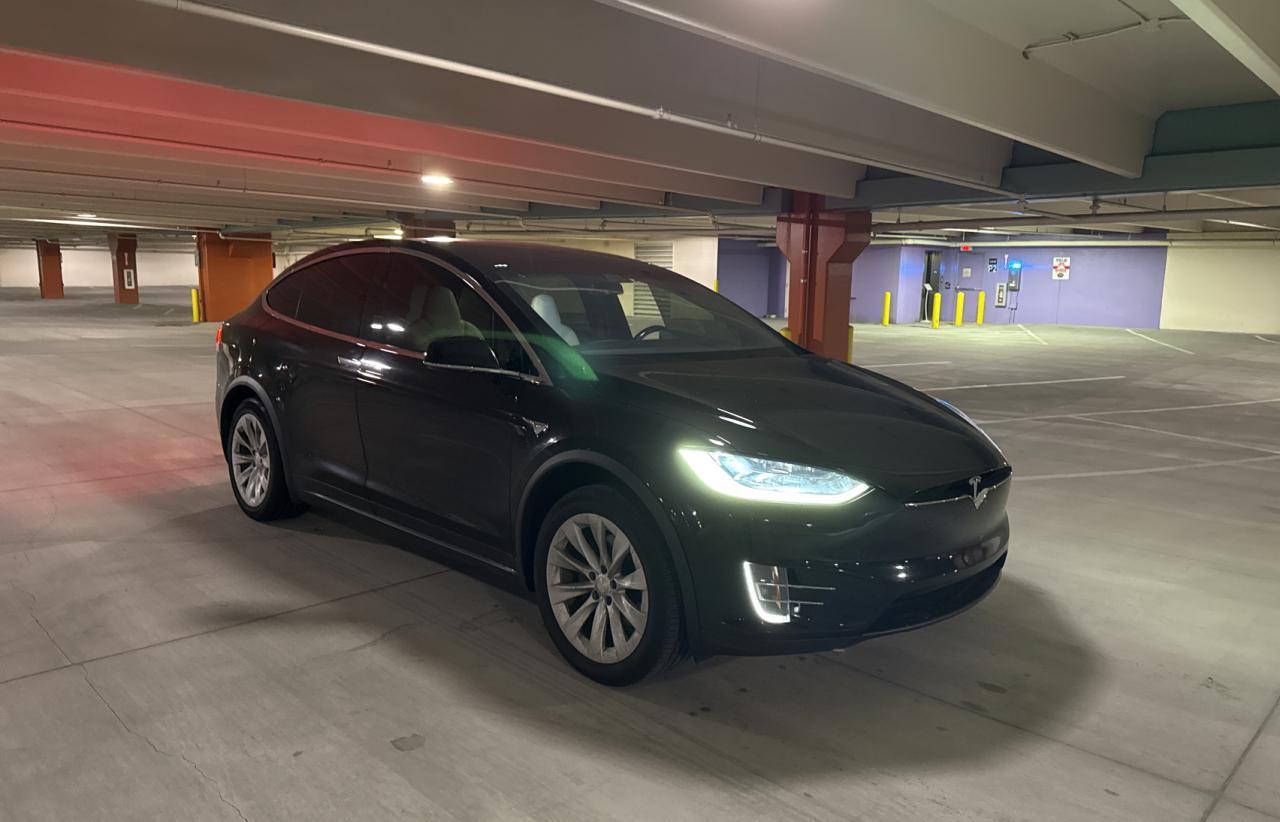 TESLA MODEL X