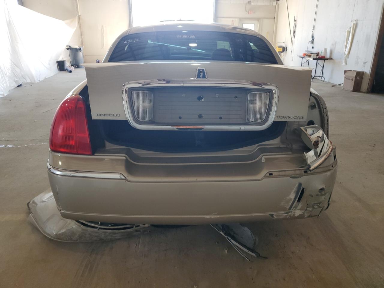 LINCOLN TOWN CAR SIGNATURE LIMITED