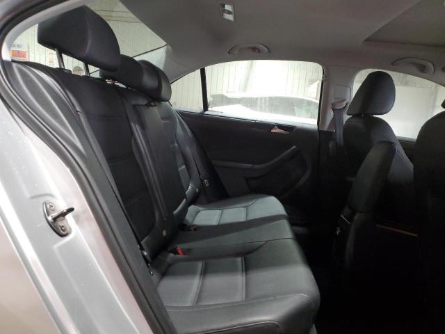 2012 VOLKSWAGEN JETTA SE - 3VWDP7AJ0CM369856