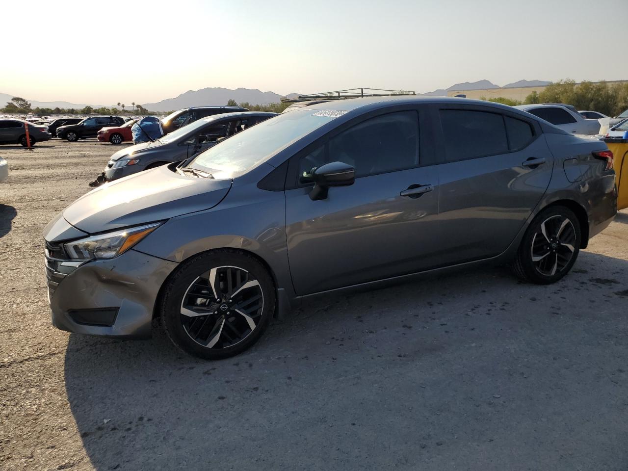 NISSAN VERSA SR