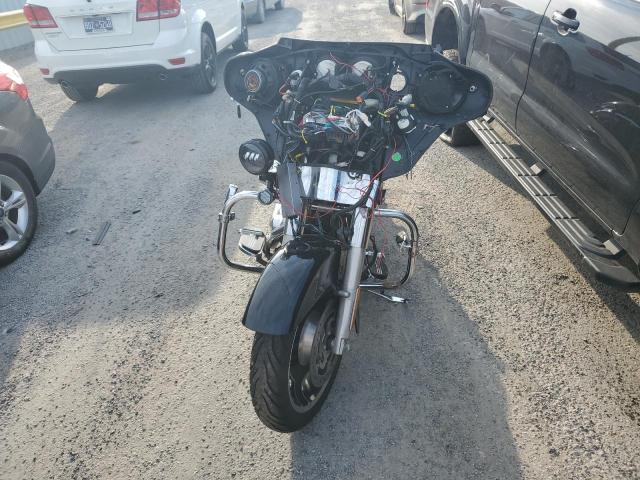 2011 HARLEY-DAVIDSON FLHX 1HD1KBM1XBB665636