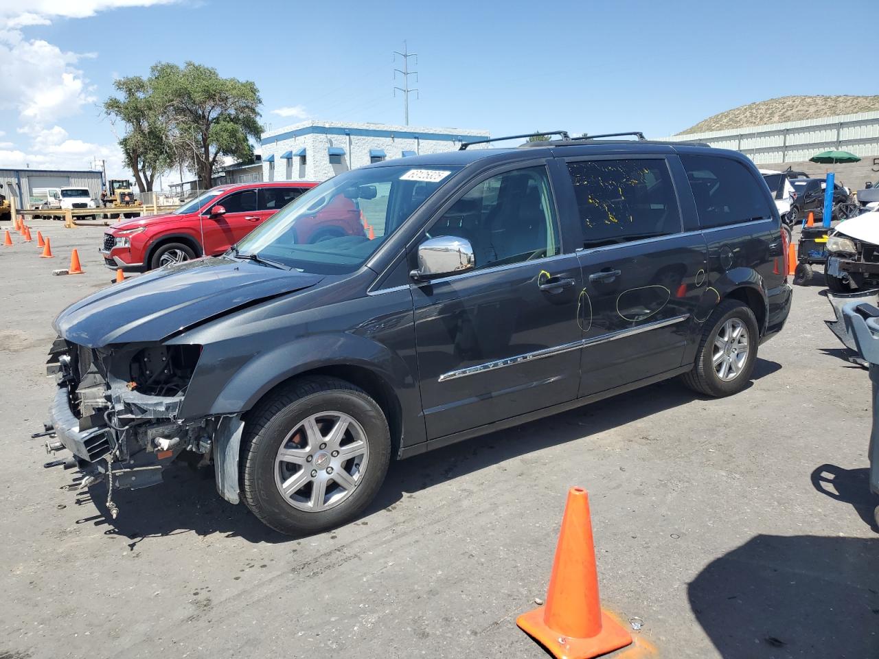 CHRYSLER TOWN & COUNTRY TOURING L