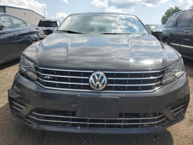 2017 VOLKSWAGEN PASSAT R-L 1VWDT7A33HC021734