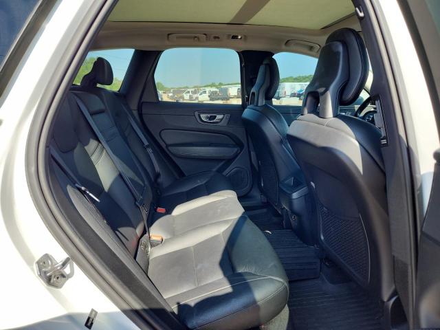 2018 VOLVO XC60 T6 MO - YV4A22RK7J1001881