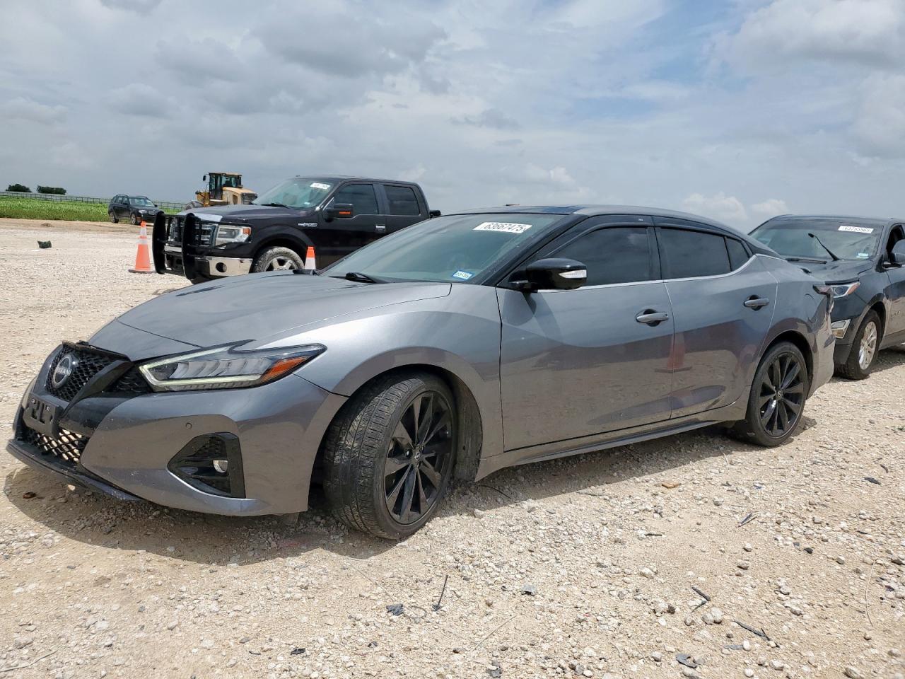 NISSAN MAXIMA SR