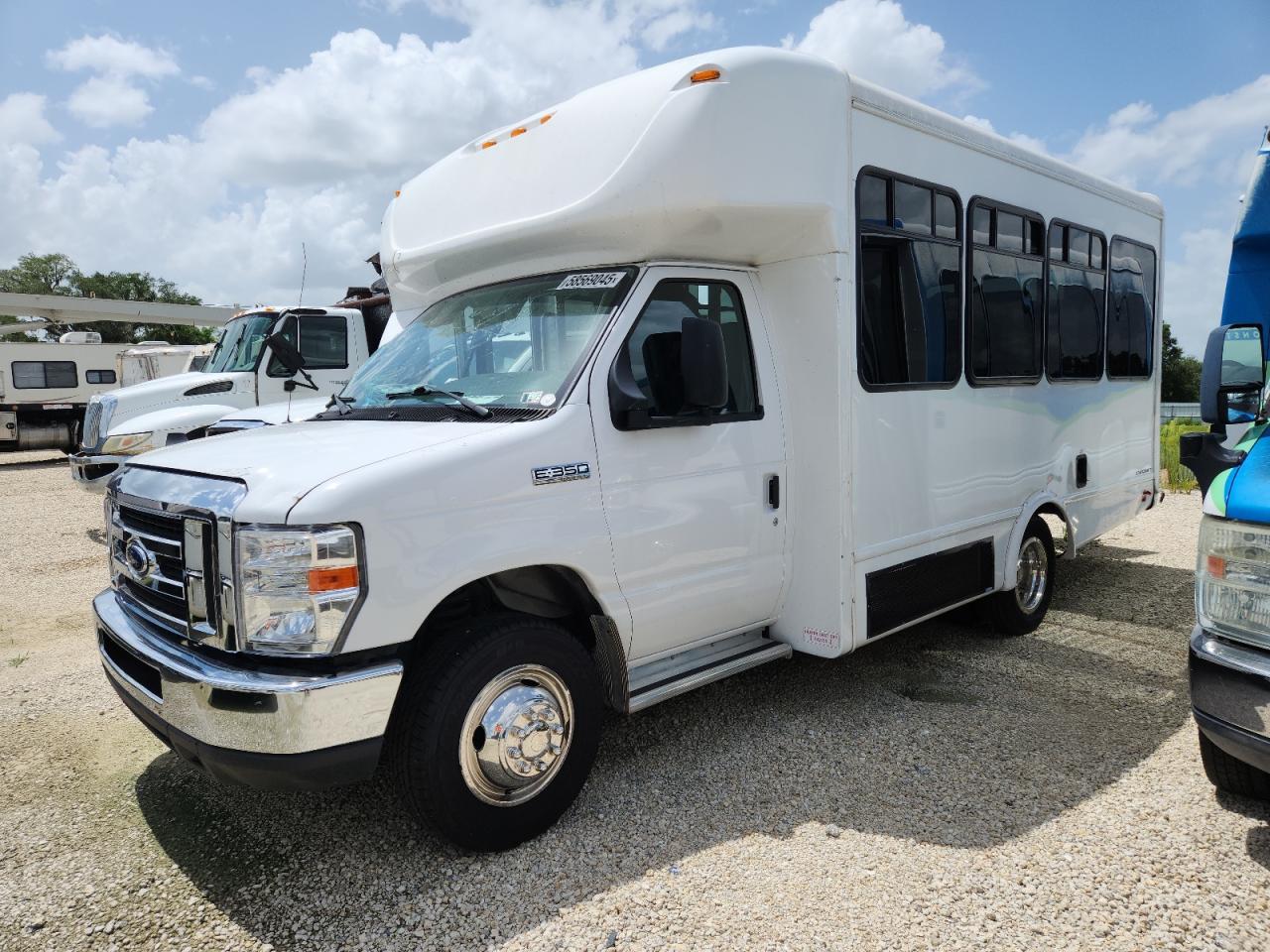 FORD ECONOLINE E350 SUPER DUTY CUTAWAY VAN