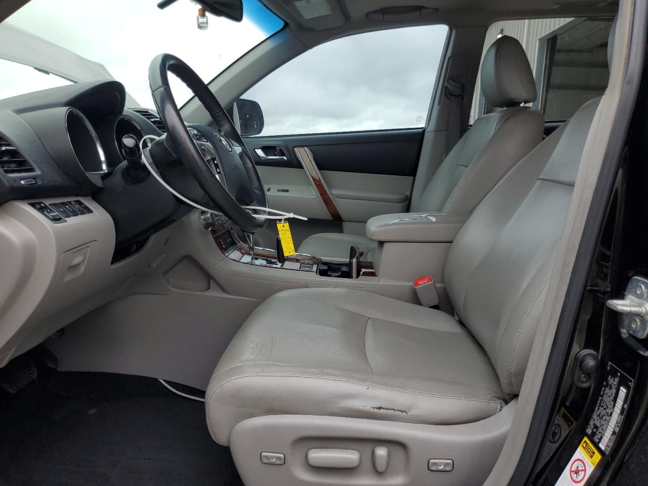 TOYOTA HIGHLANDER LIMITED