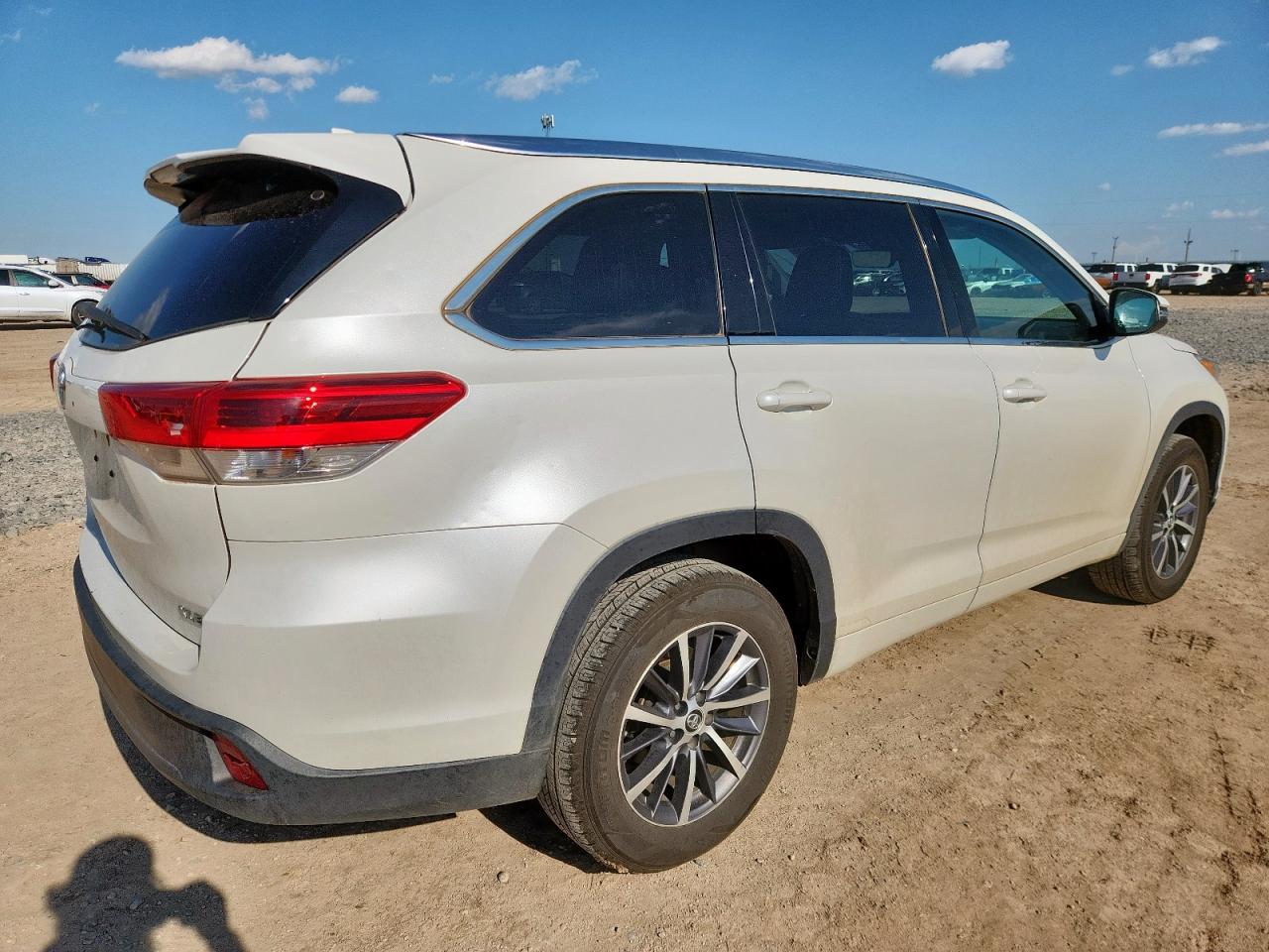 TOYOTA HIGHLANDER SE