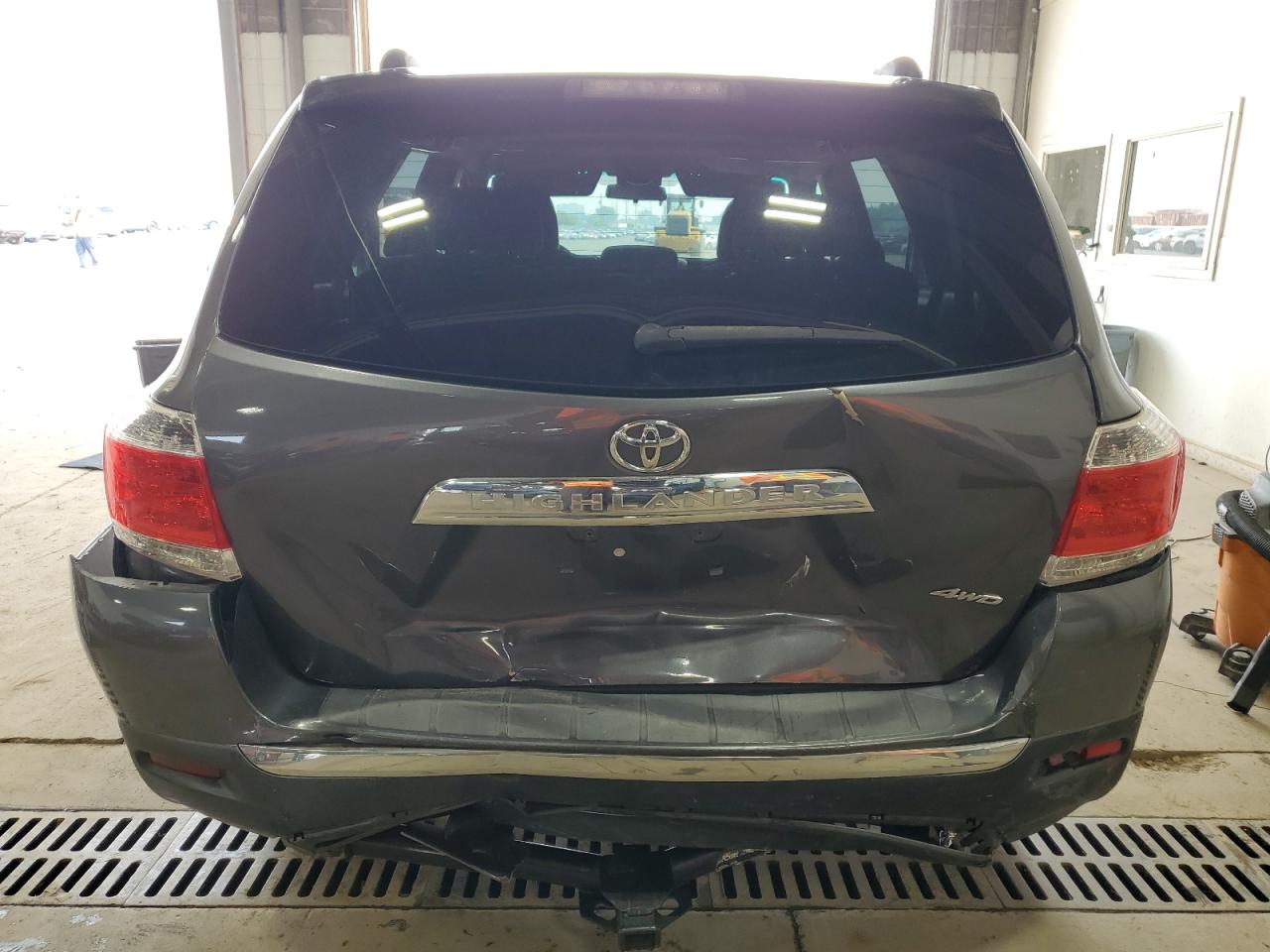TOYOTA HIGHLANDER BASE