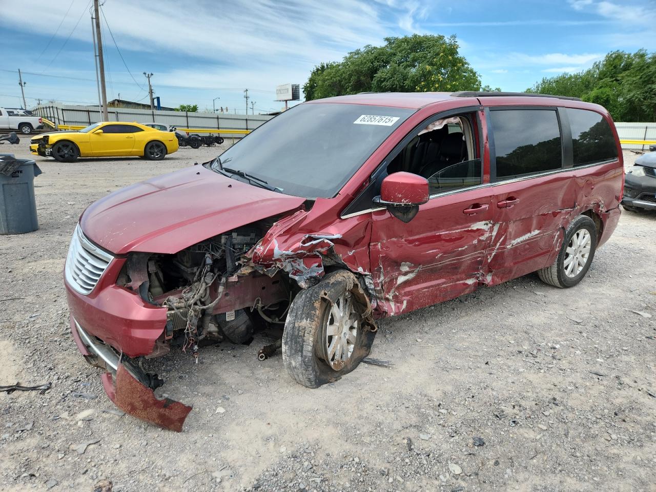 Lot #3216022108 2015 CHRYSLER TOWN & COU