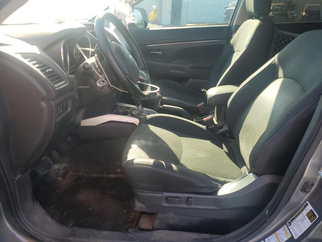 MITSUBISHI OUTLANDER SE