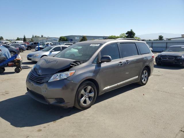 2017 TOYOTA SIENNA LE 5TDKZ3DC0HS815828