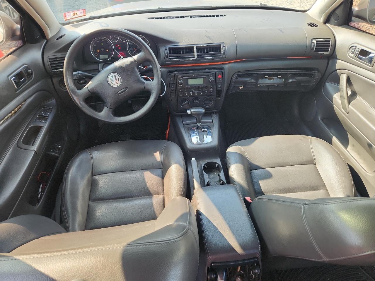 Lot #3222450249 2004 VOLKSWAGEN PASSAT GLS