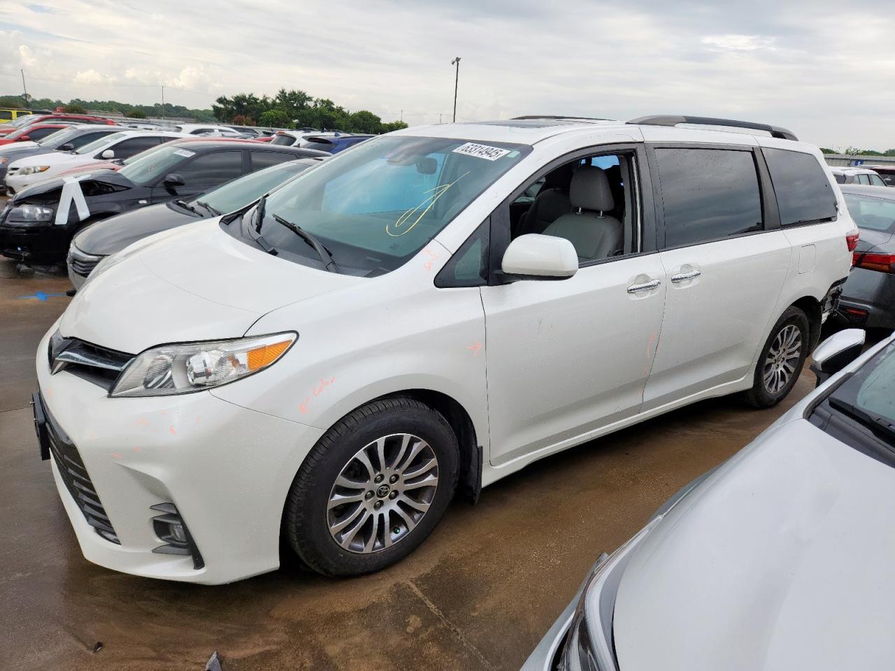 TOYOTA SIENNA XLE