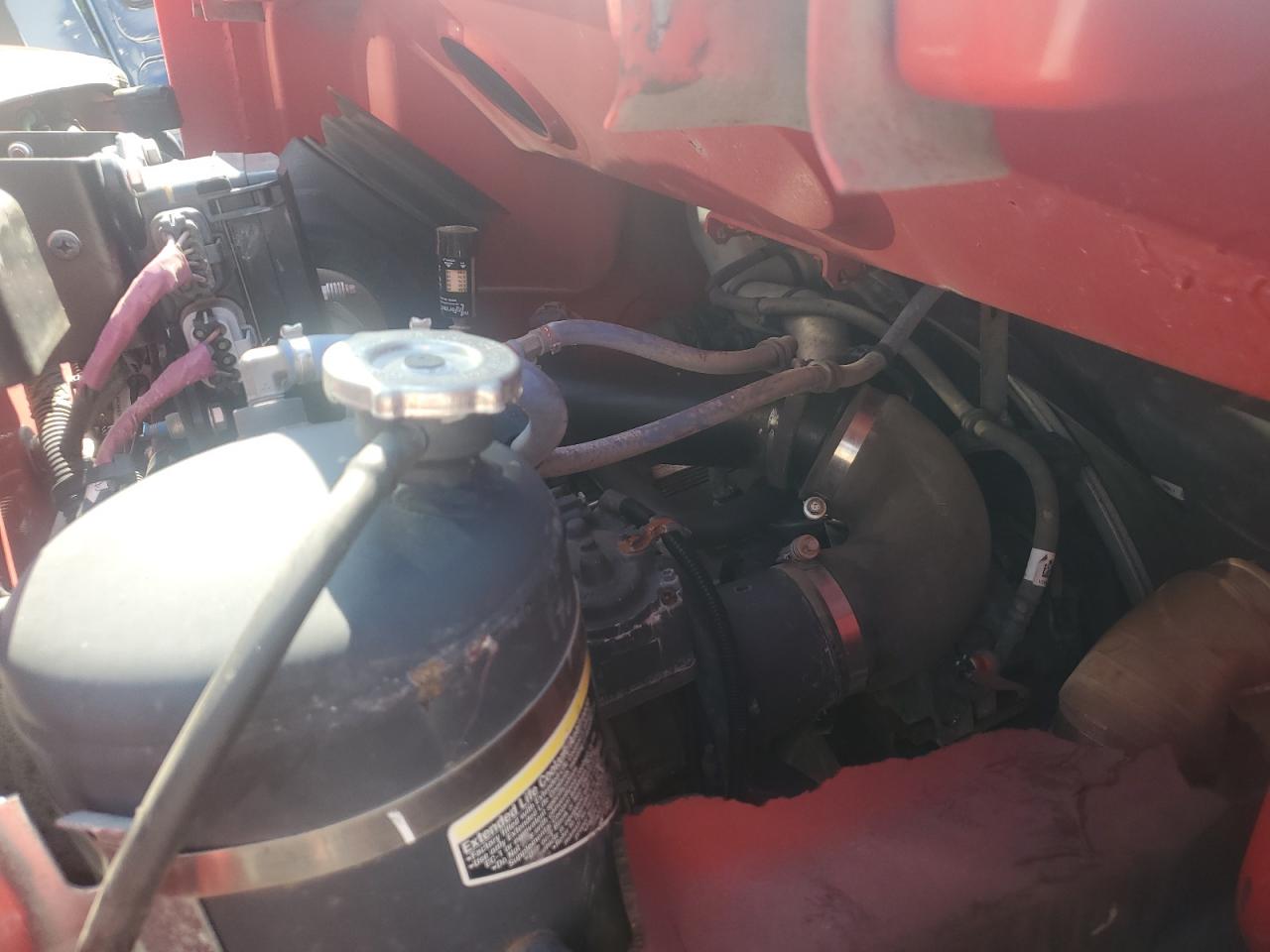 Lot #3259530100 2016 PETERBILT 337