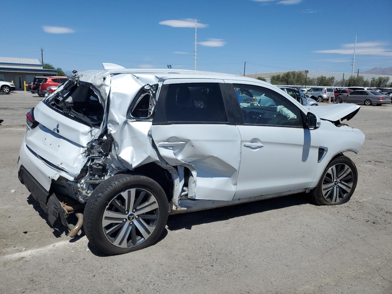 MITSUBISHI OUTLANDER ES