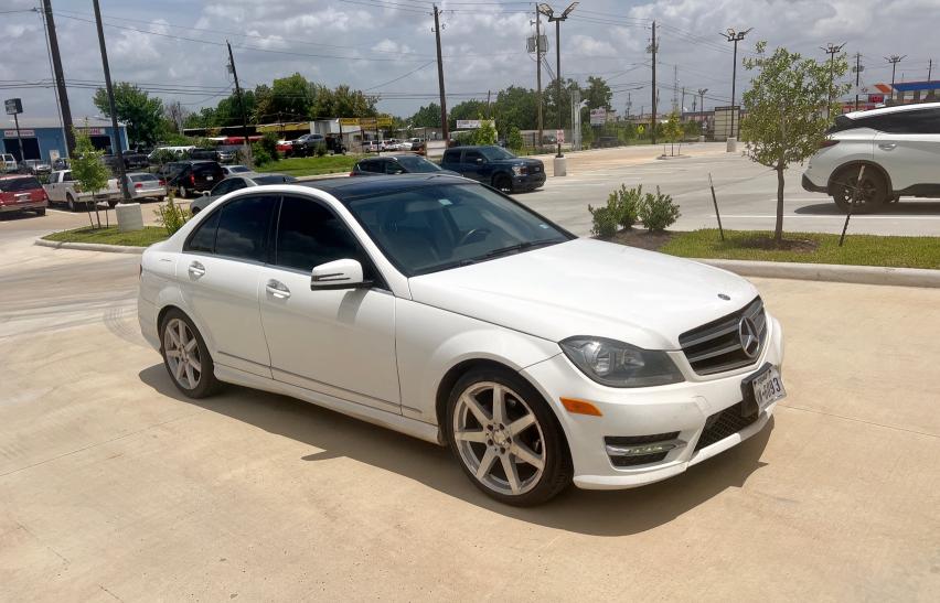 2014 MERCEDES-BENZ C 250 - WDDGF4HB4EA960827