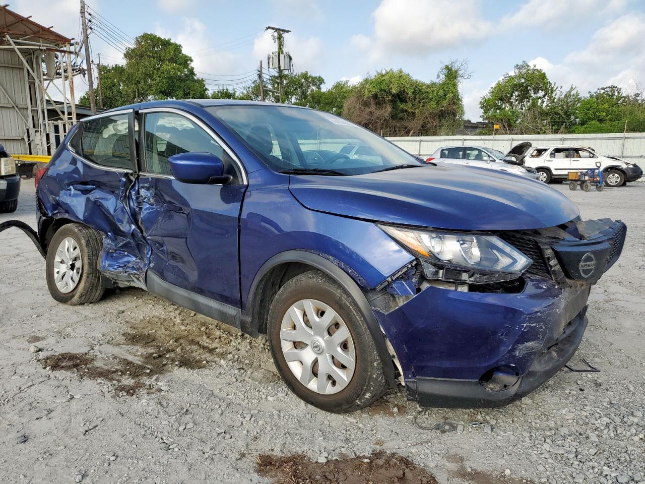 NISSAN ROGUE SPORT S