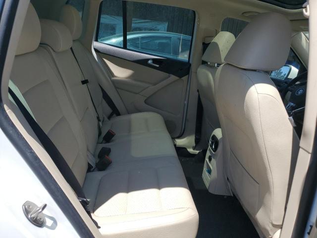 2015 VOLKSWAGEN TIGUAN S WVGAV7AX8FW607159