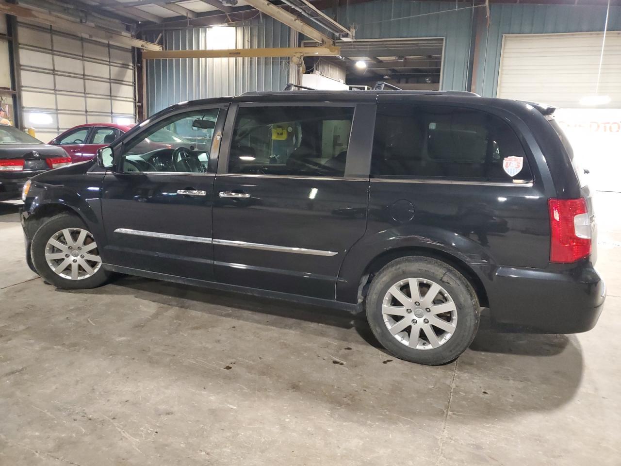 CHRYSLER TOWN & COUNTRY TOURING