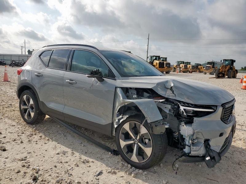 2025 VOLVO XC40 PLUS YV4L12UC3S2592377