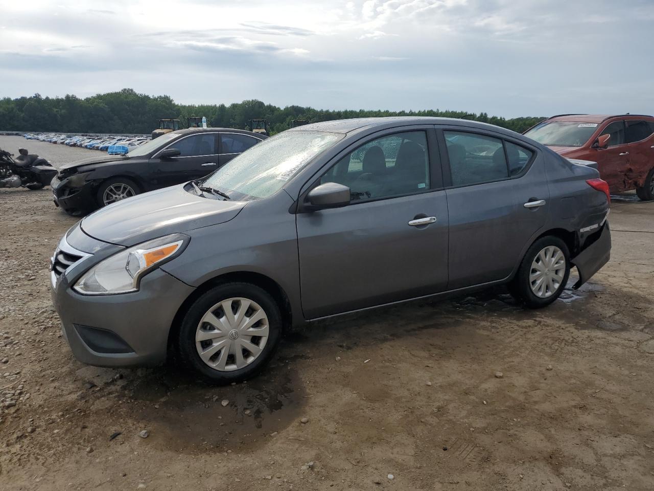 NISSAN VERSA S