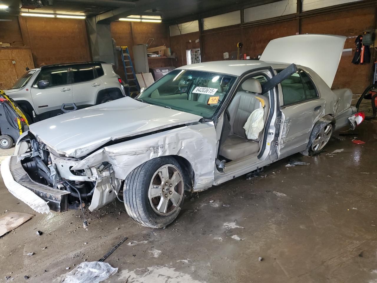 FORD CROWN VICTORIA LX