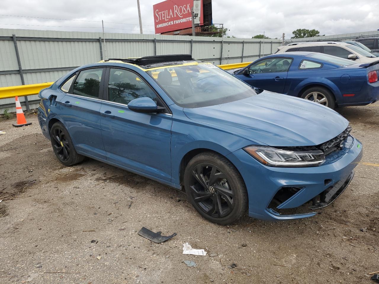 VOLKSWAGEN JETTA SE