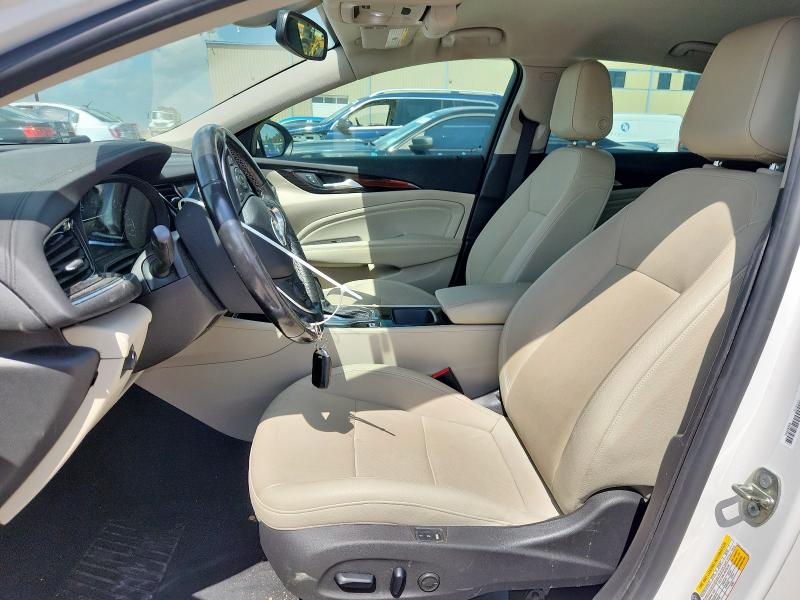 2018 BUICK REGAL ESSE W04GP6SXXJ1164210