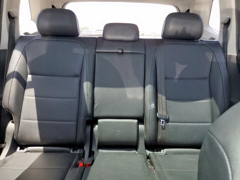 2018 VOLKSWAGEN TIGUAN SE 3VV3B7AX8JM061589