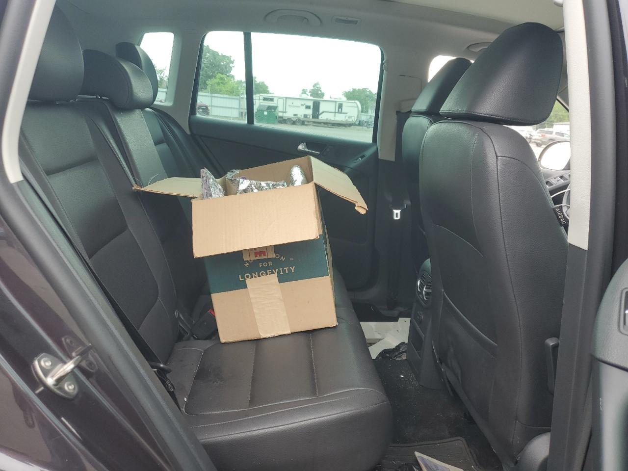 Volkswagen Tiguan s 2016