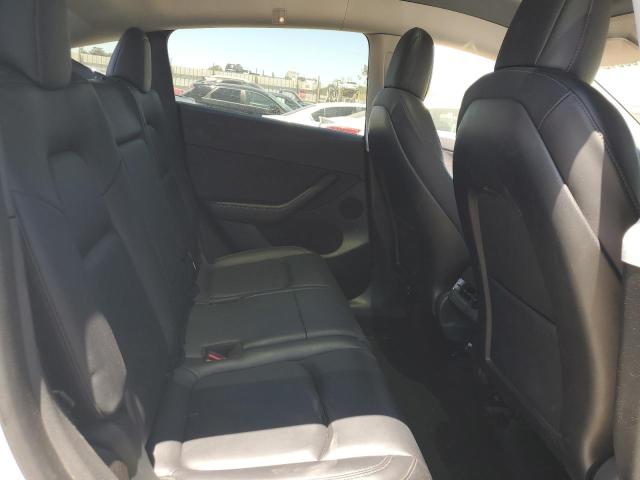 2022 TESLA MODEL Y 7SAYGAEE9NF366611