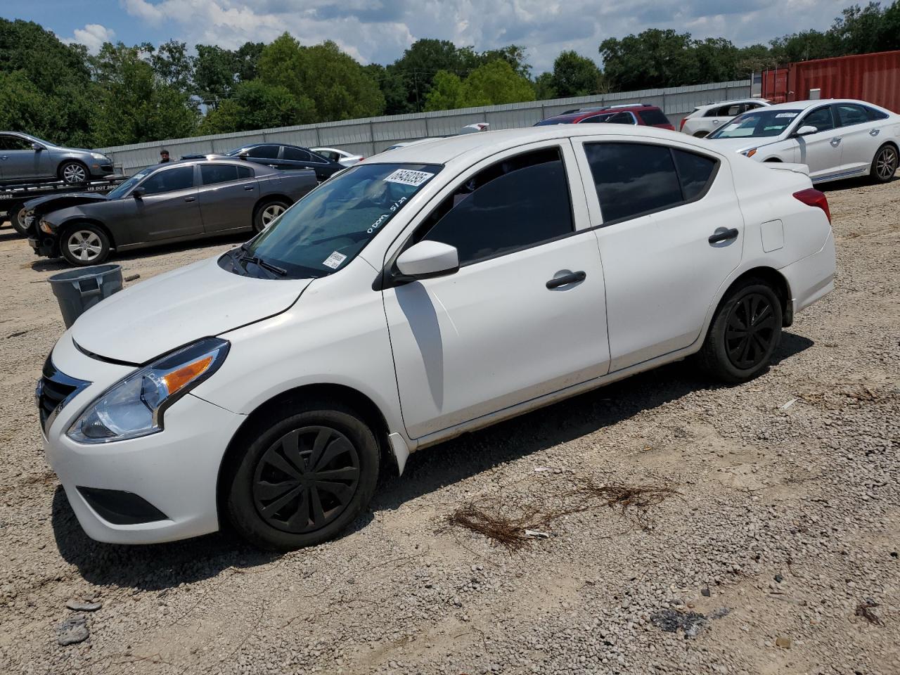 NISSAN VERSA S