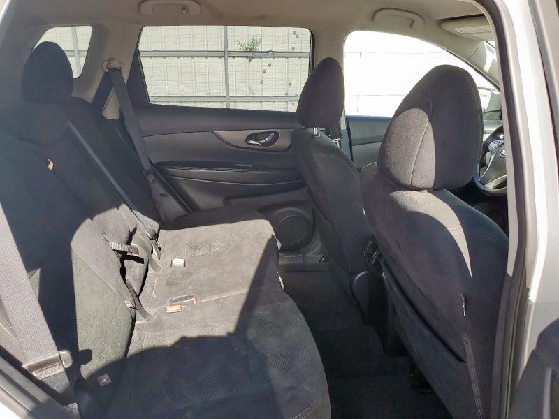 2016 NISSAN ROGUE S 5N1AT2MT4GC797465