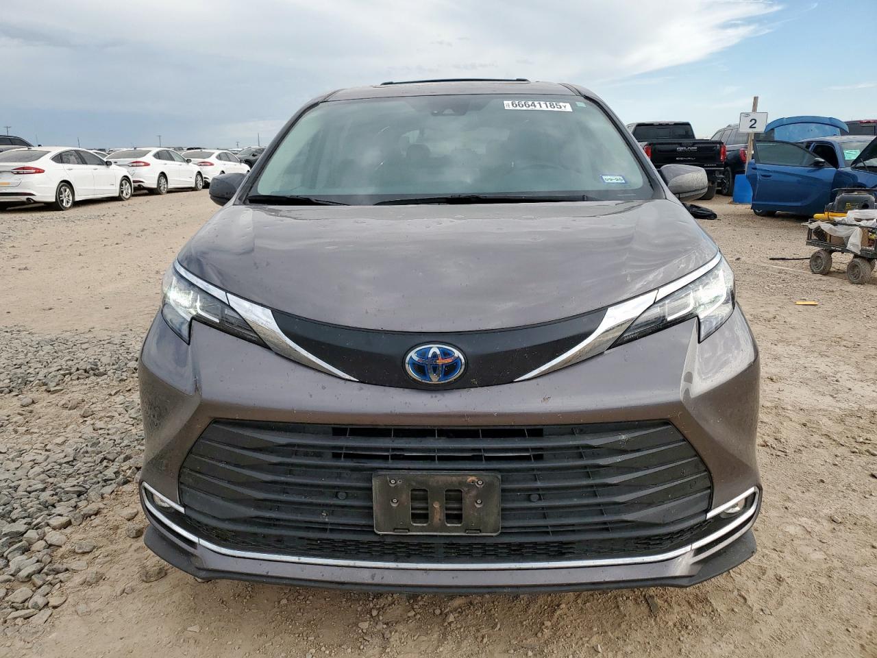 TOYOTA SIENNA XLE