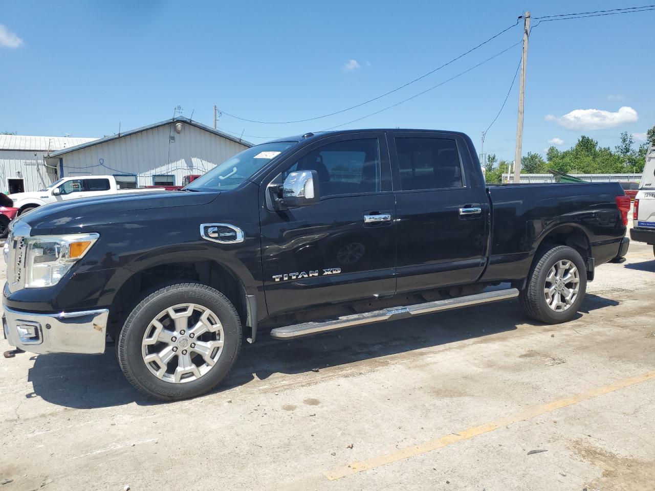 NISSAN TITAN SL