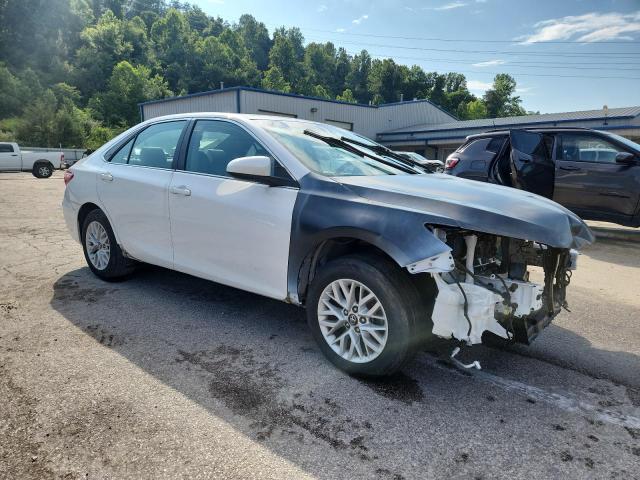 Vin: 4t1bf1fk4hu431155, lot: 63257595, toyota camry le 20174